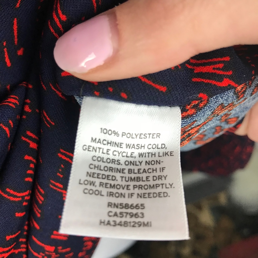 Halogen Red/Navy Twist Keyhole Top - Picture 7 of 7